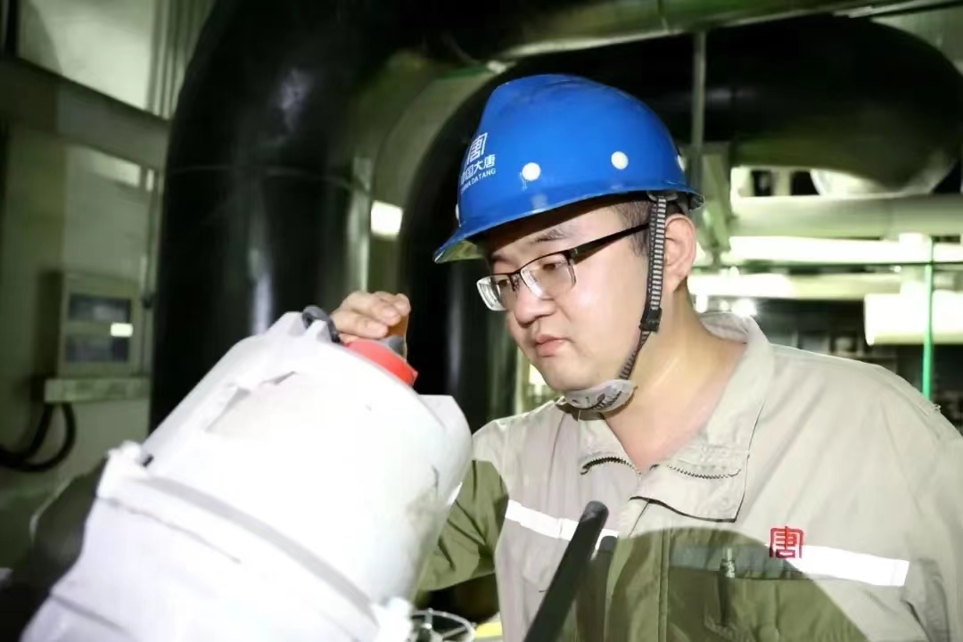 1674109110302022425.jpg 楊峰1 (3).jpg