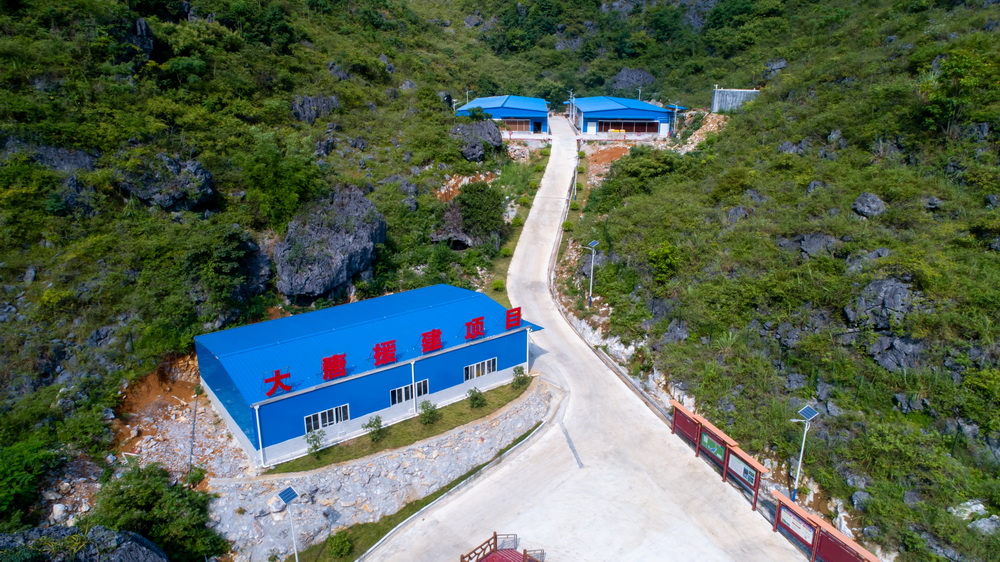 1678857319577037192.jpg 中國(guó)大唐援建的七百弄雞種雞育種場(chǎng)--黃嘉標(biāo)攝1.jpg