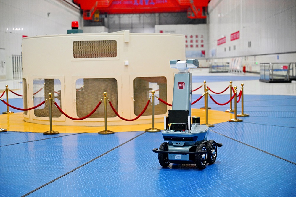 1732511879131081796.jpg 智能巡檢機(jī)器人.jpg